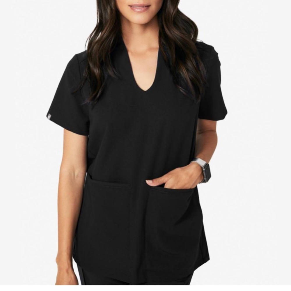 Figs scrub top